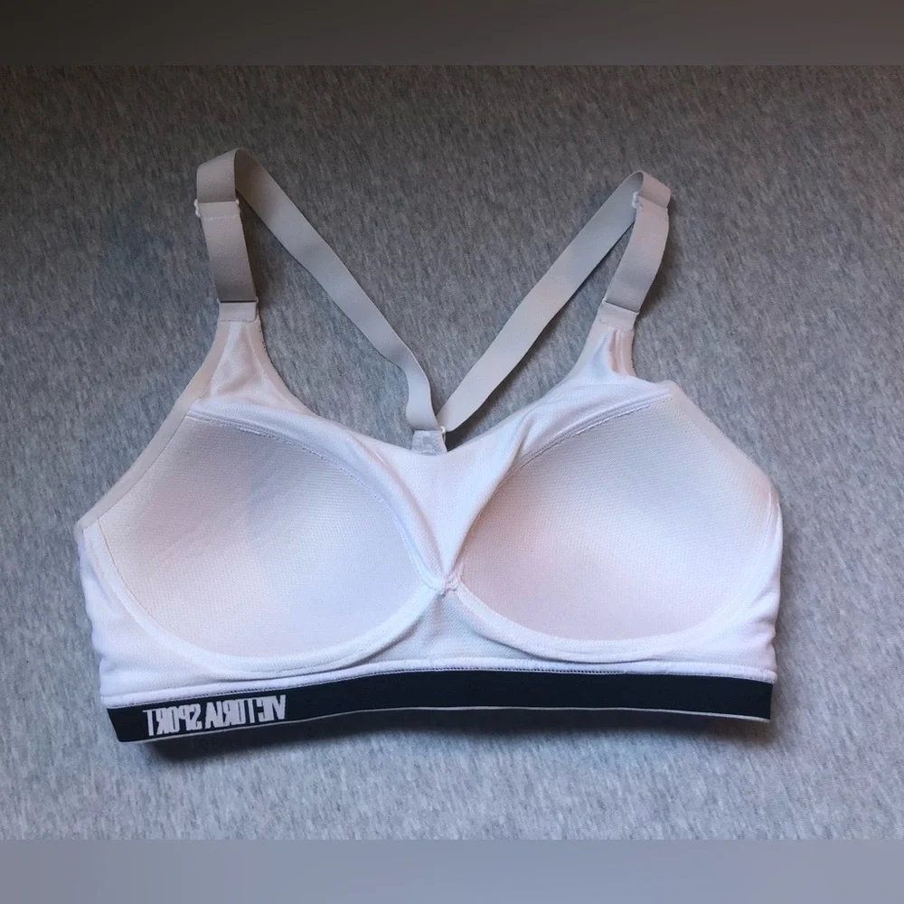 Victorias Secret Sports Bra White Victoria Sport Lightweight Wireless Size: 34C